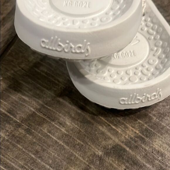 NWOT Allbirds 2.83 KG CO2E Sugar Zeffer White Flip Flops - Picture 5 of 5